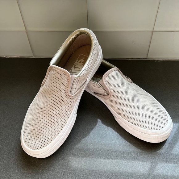 Vans Classic Slip On Perf Suede Silver Cloud - Picture 1 of 9